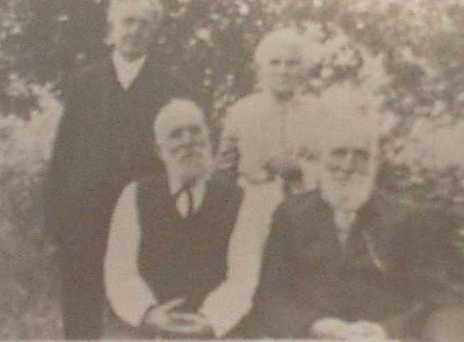 Picture of Jane Sant and her Brothers